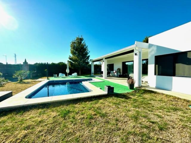Ole Tu Andalucia Villa Sanlucar la Mayor Exterior photo